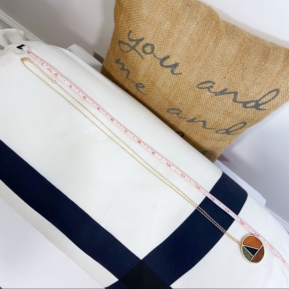 🎀 • Geometric Wooden Round Boho Necklace • - Picture 3 of 4